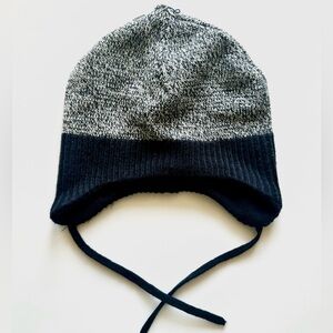 H&M Kids Gray and Black Knit Earflap Hat with Ties